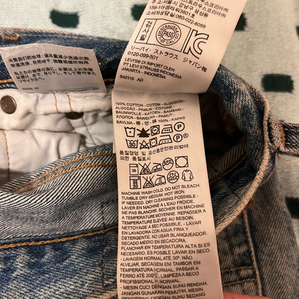 Levi’s White Oak 501 Blue Jeans - Picture 10 of 10